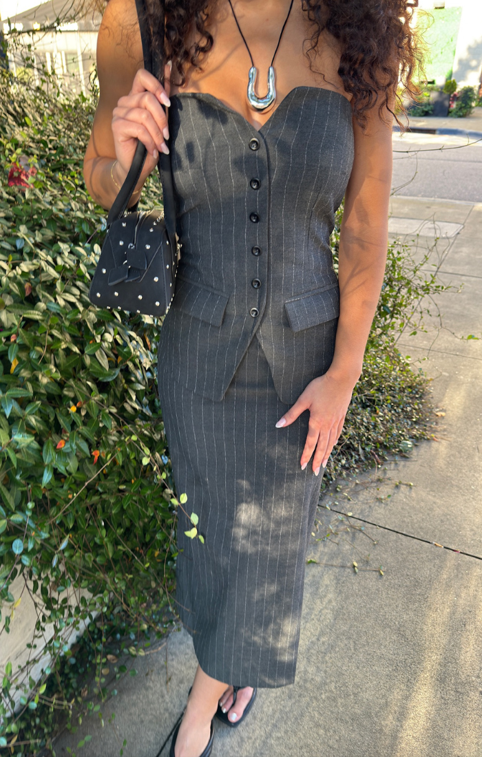pin stripe midi dress PINSTRIPE MIDI DRESS – Voda Boutique